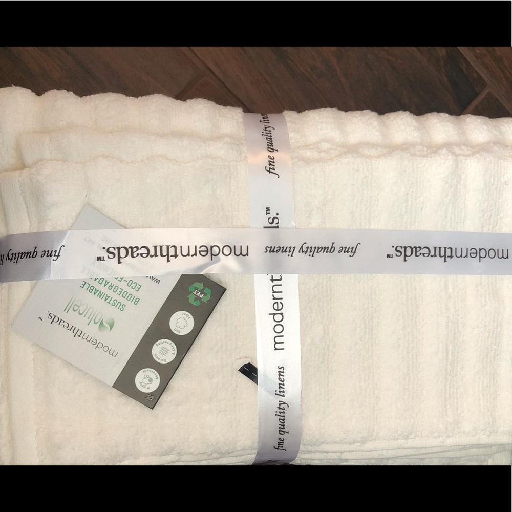Modern Threads luxe towel set NWT winter white